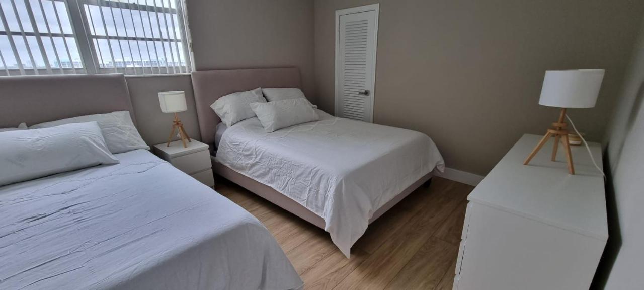 New Luxury 2br 2ba Direct Access * Hollywood