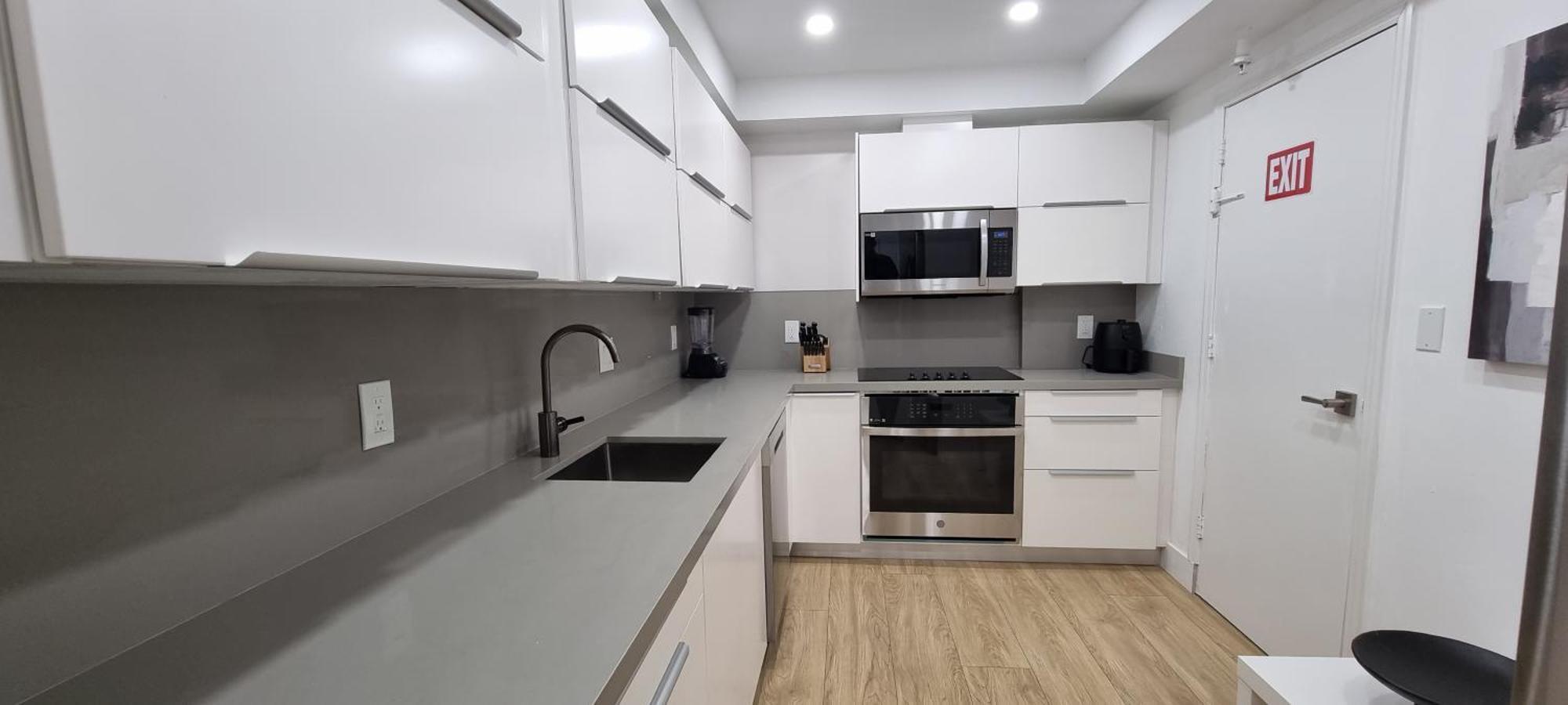 Apartment New Luxury 2br 2ba Direct Access *