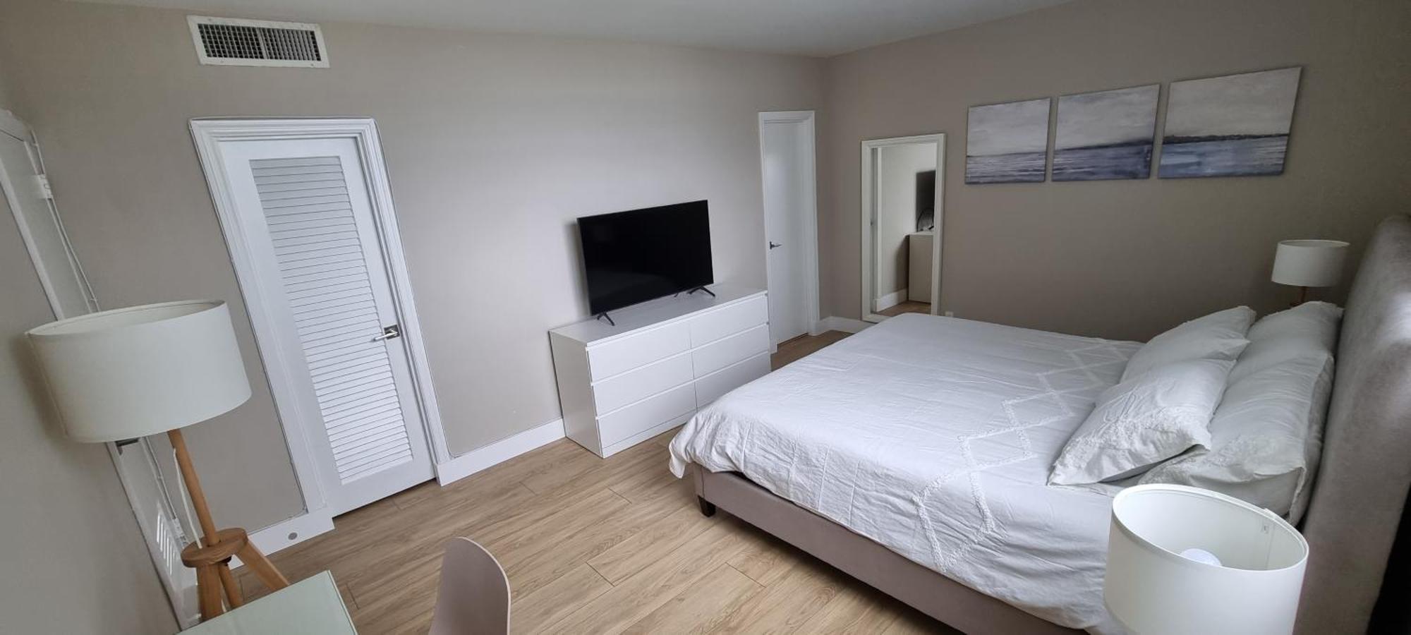 New Luxury 2br 2ba Direct Access Apartment