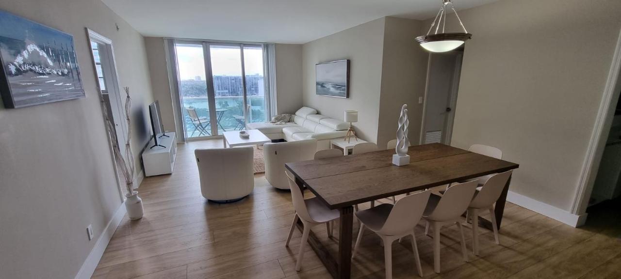 Apartment New Luxury 2br 2ba Direct Access Hollywood