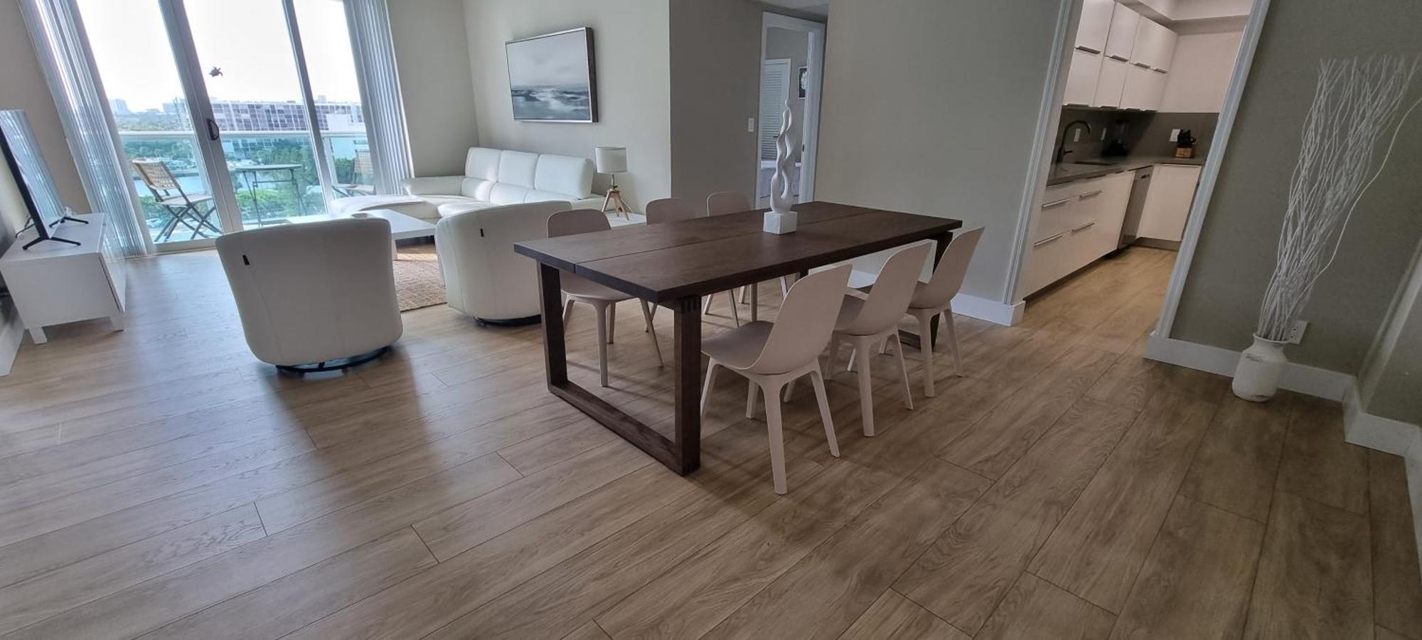 New Luxury 2br 2ba Direct Access Hollywood